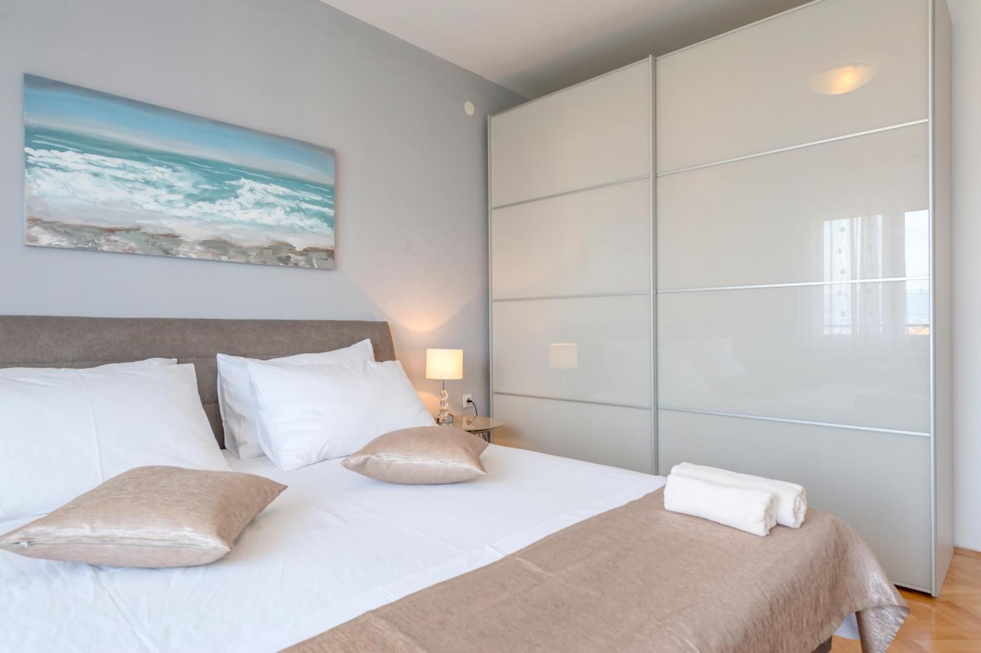 Apartments By The Sea Slatine, Ciovo - 11047 Rum bild