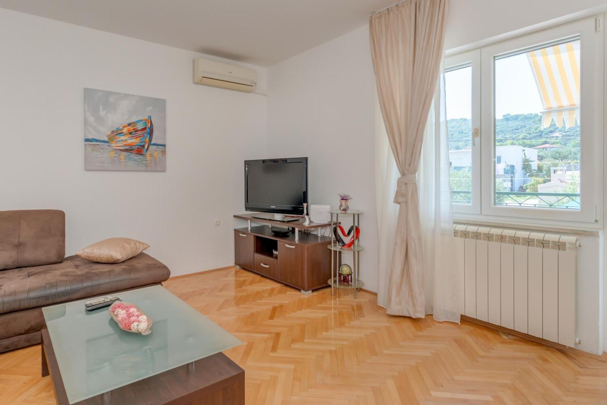 Apartments By The Sea Slatine, Ciovo - 11047 Rum bild